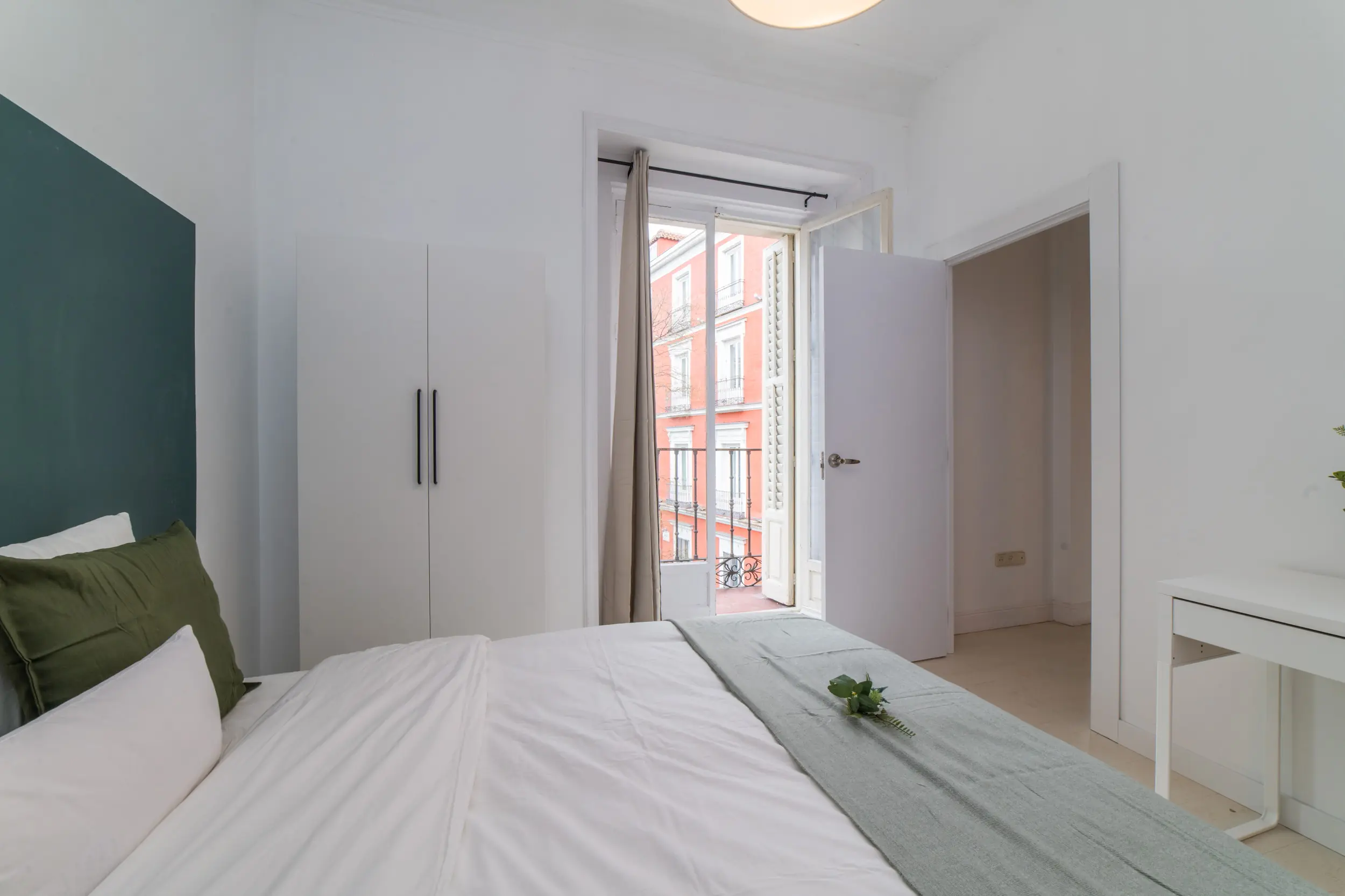 Private room in Madrid photo 3