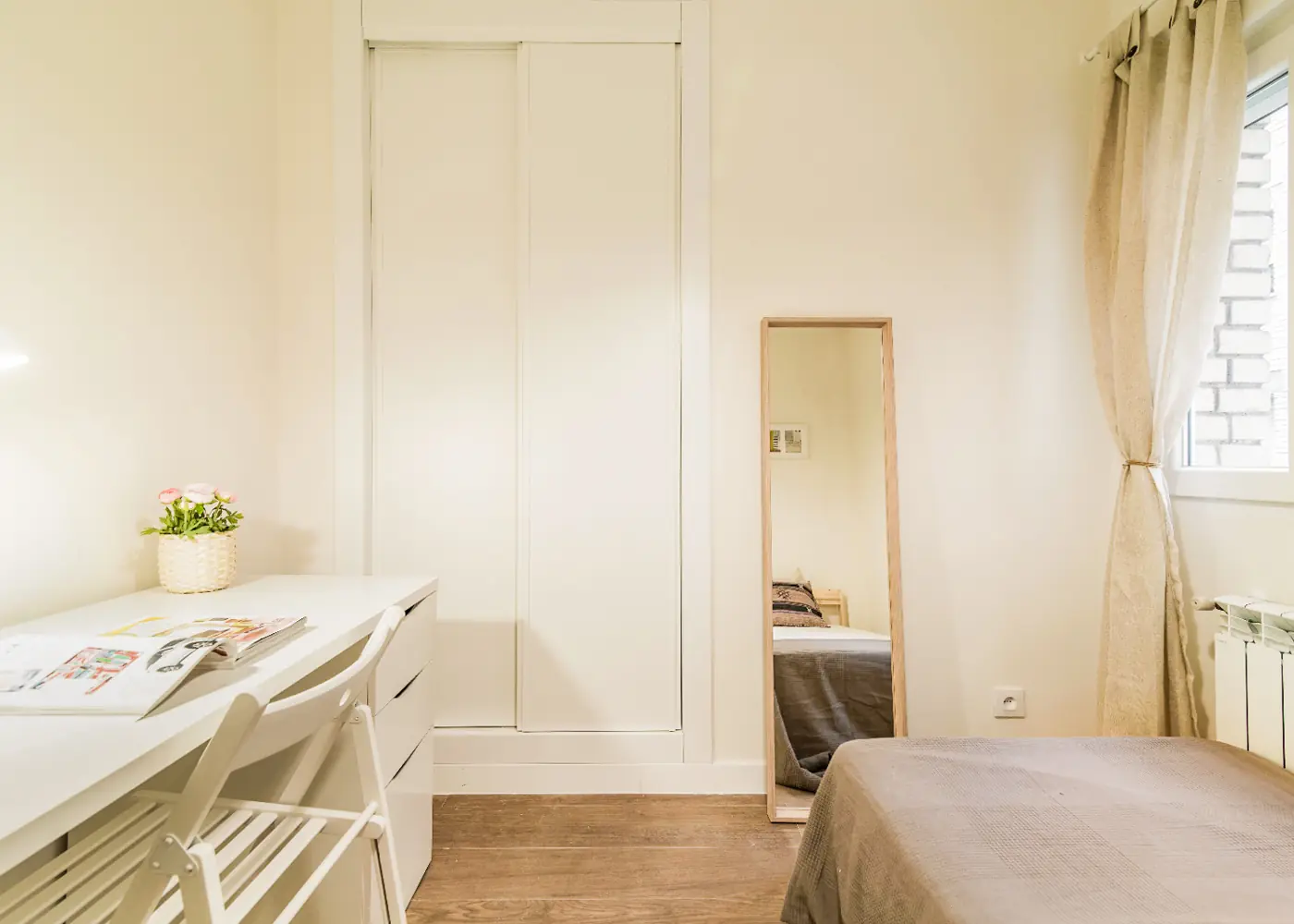 Private room in Madrid photo 3