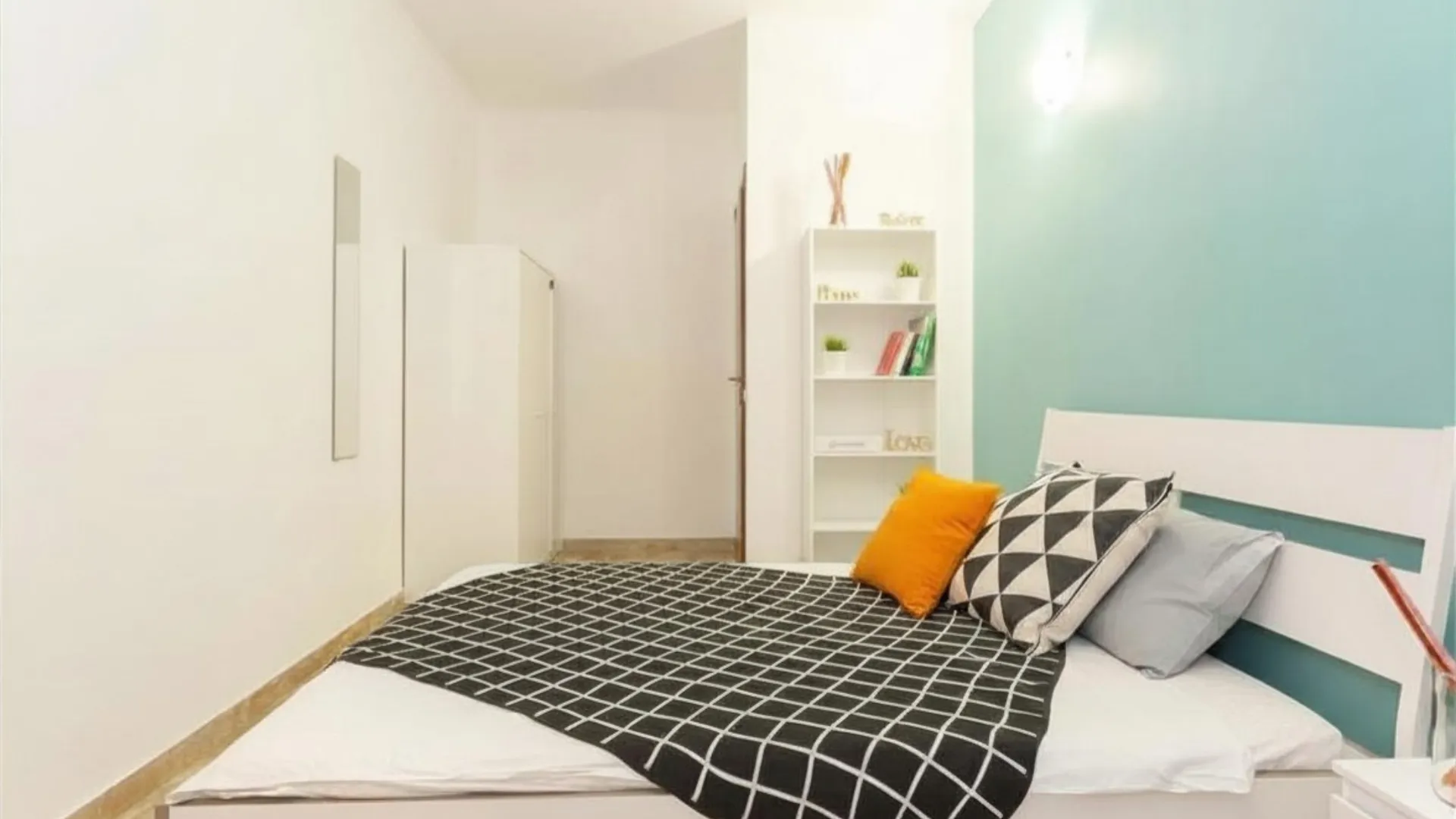 Private room in Milan photo 3