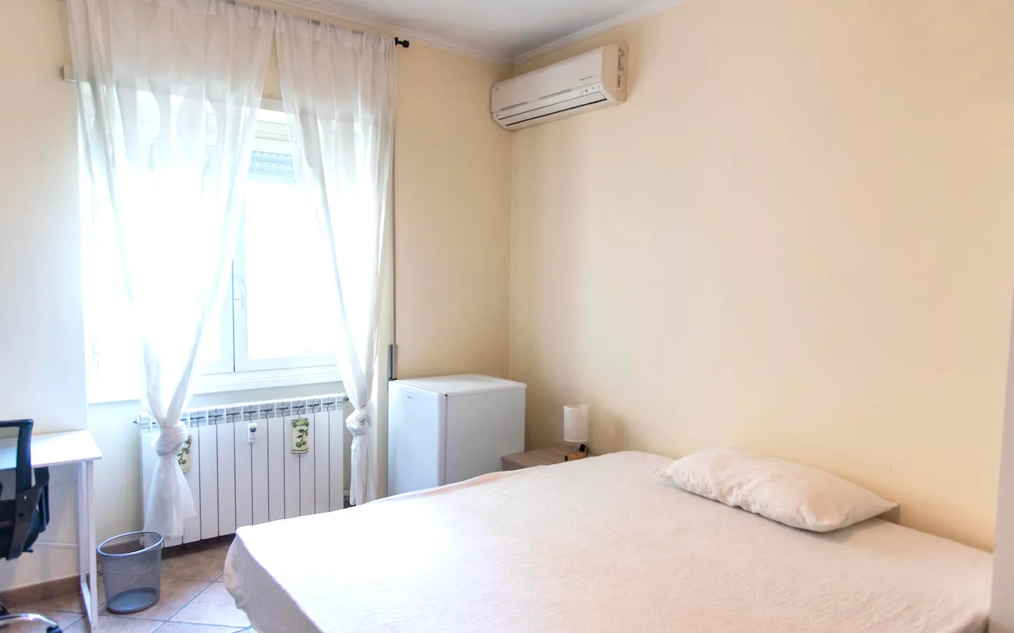 Room in Rome